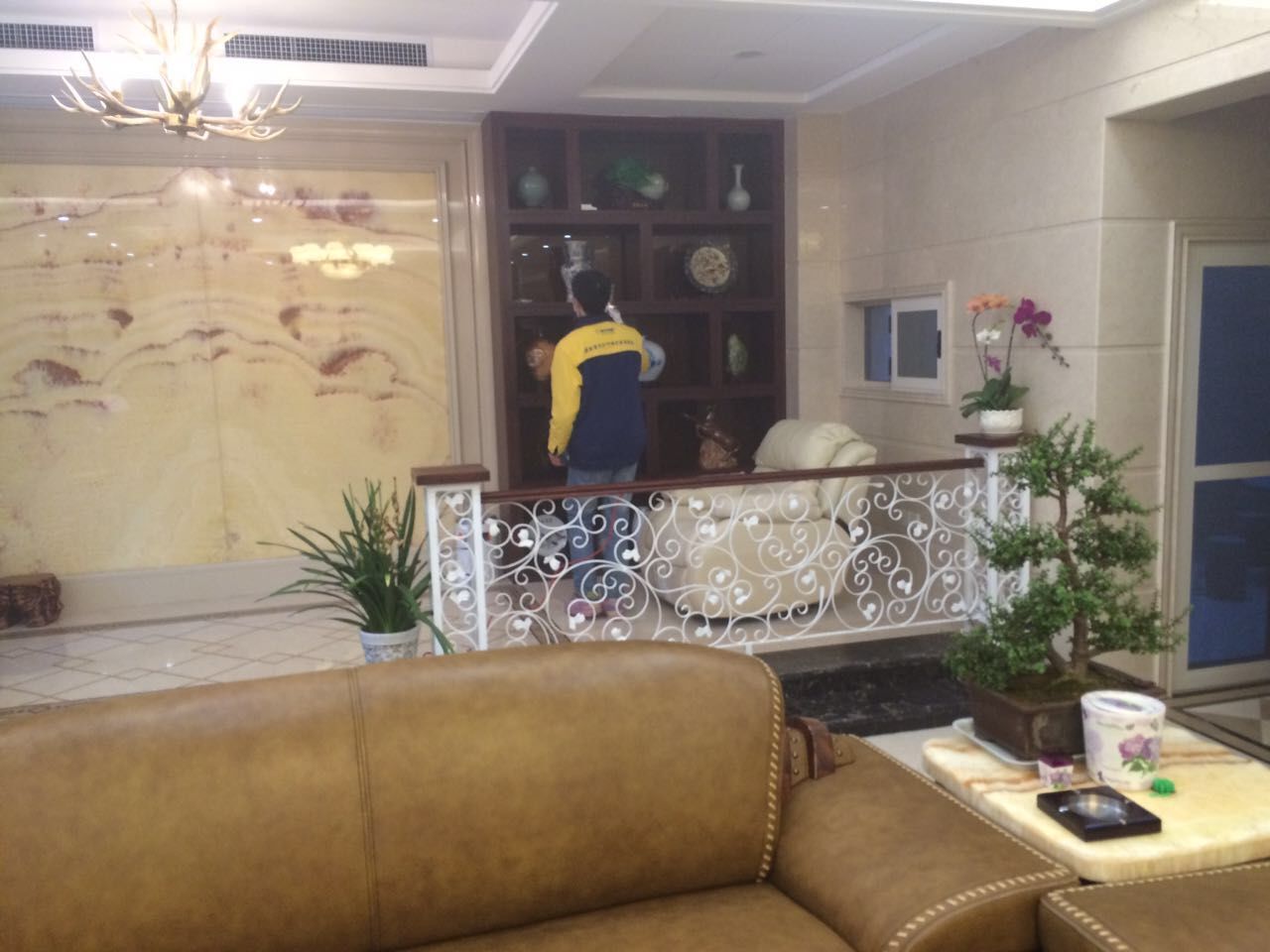 光谷九臺別墅甲醛治理現(xiàn)場